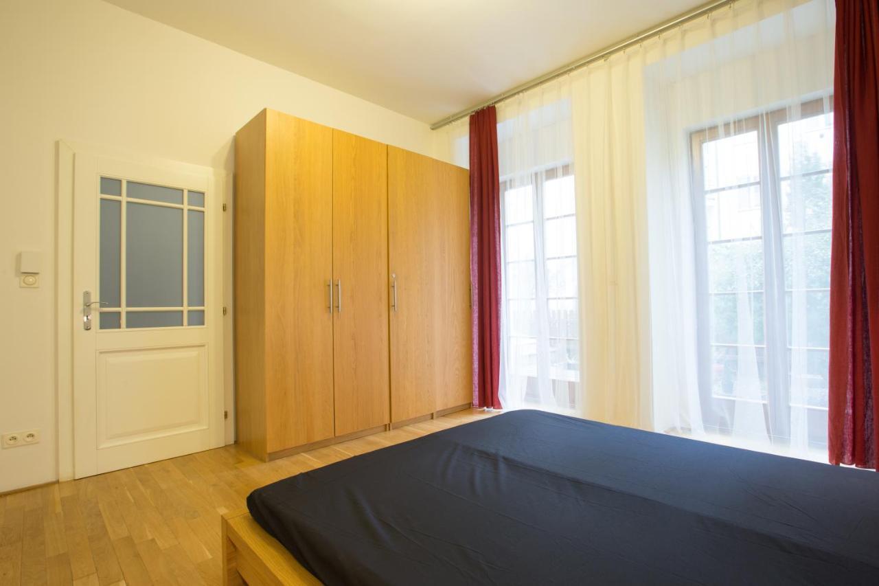 Elegant Apartment With Free Garage In The Center Of براغ المظهر الخارجي الصورة
